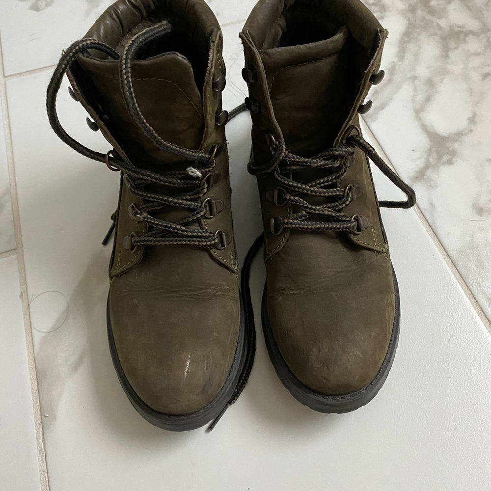 Steve Madden Gantra Army Green Combat Boots 7.5M